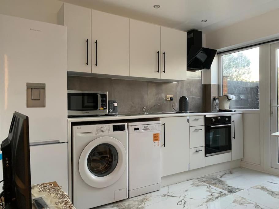 Apartment C, A One Bedroom Flat In South London Carshalton Exterior photo